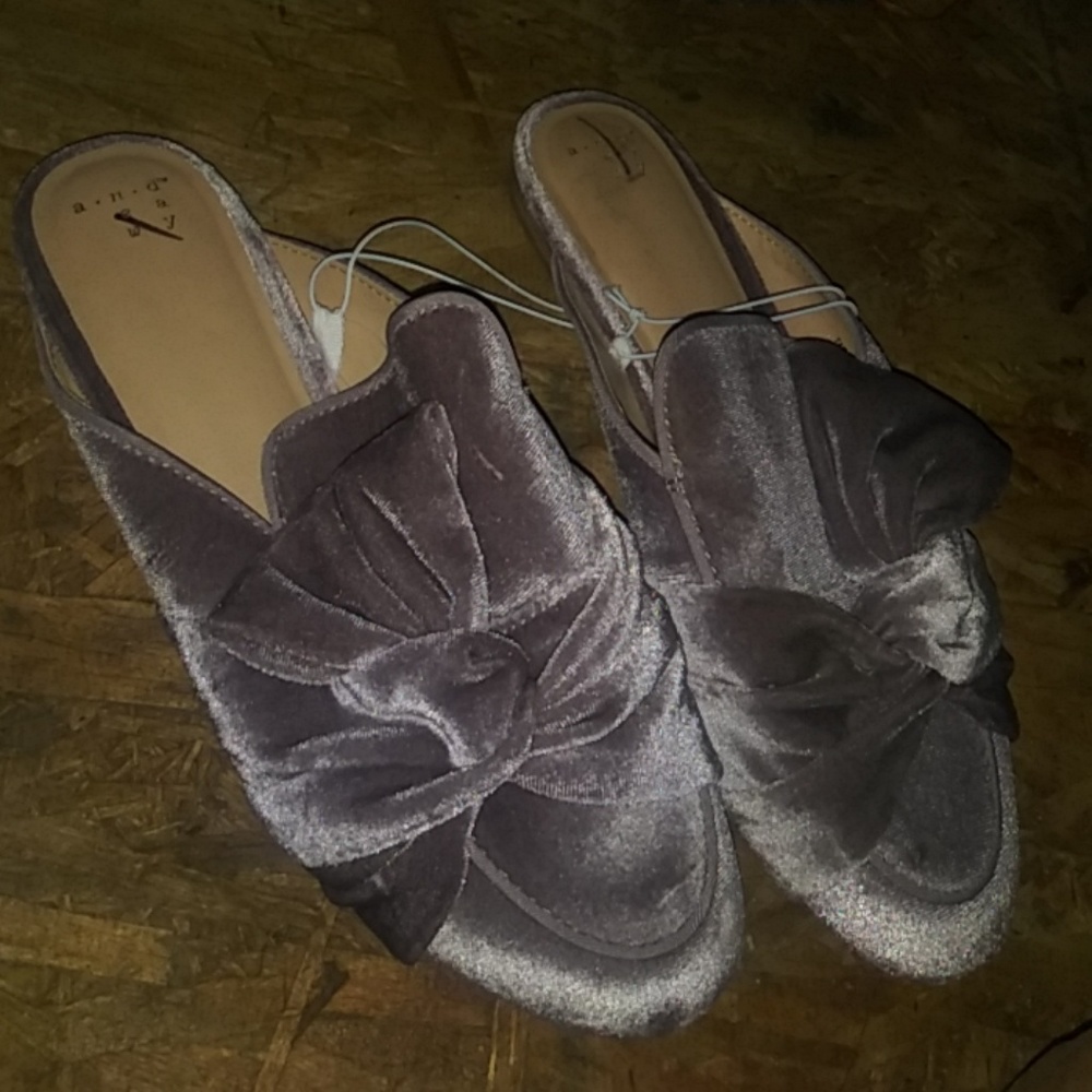 Sandals - Picture 2 of 2